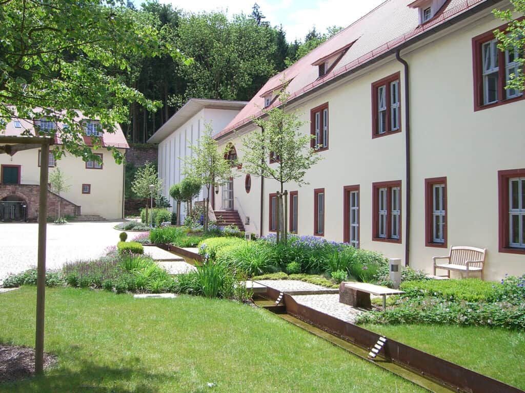 Institut für Achtsamkeit, Intuition und ganzheitliche Persönlichkeitsentwicklung 1